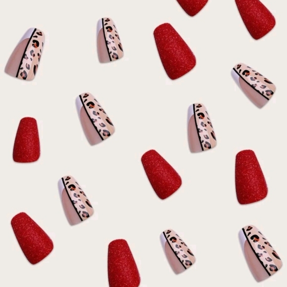 Pretty in Red Animal Print Coffen Fake Nails - Picture 3 of 4
